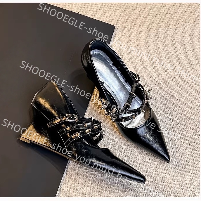 Women's Black Patent Leather P - Leather Classic Strap review and price
